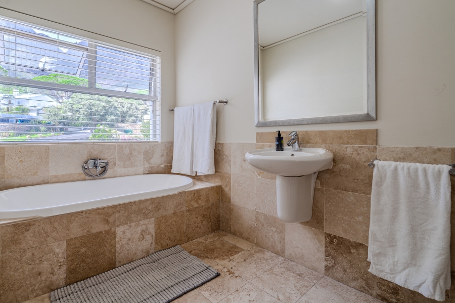 2 Bedroom Property for Sale in Camps Bay Western Cape